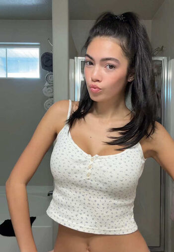 Full leaked Alana kern private onlyfans photo