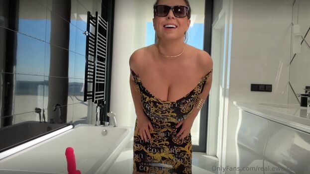 Full leaked Ewa sonnet private onlyfans photo