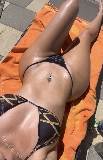 Full leaked Lauralianajane private onlyfans photo