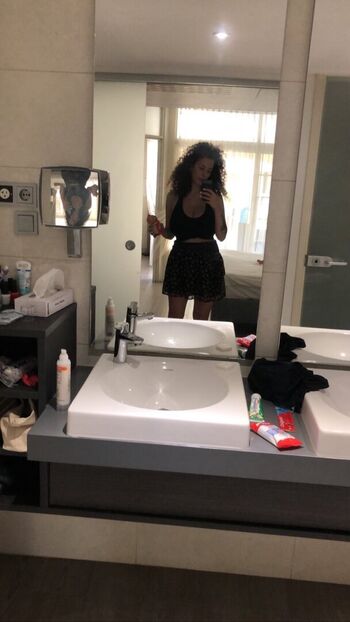 Full leaked Leila lowfire page private onlyfans photo