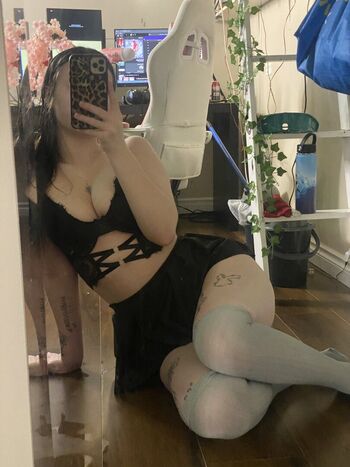 Full leaked Nikkieelovee private onlyfans photo