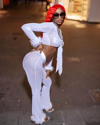 Full leaked Sexxy red private onlyfans photo