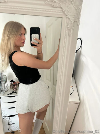 Full leaked Sophiaa private onlyfans photo
