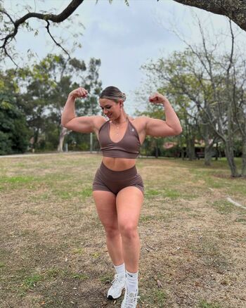 Full leaked Strong and curvy women page private onlyfans photo