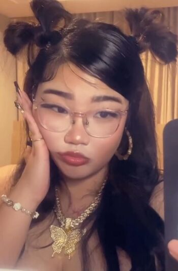 Full leaked Schuelerin julia/ private onlyfans photo